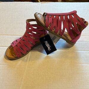 NWT-Mossimo-10 toddler-hot pink gladiator sandals tan soles, zipper in back